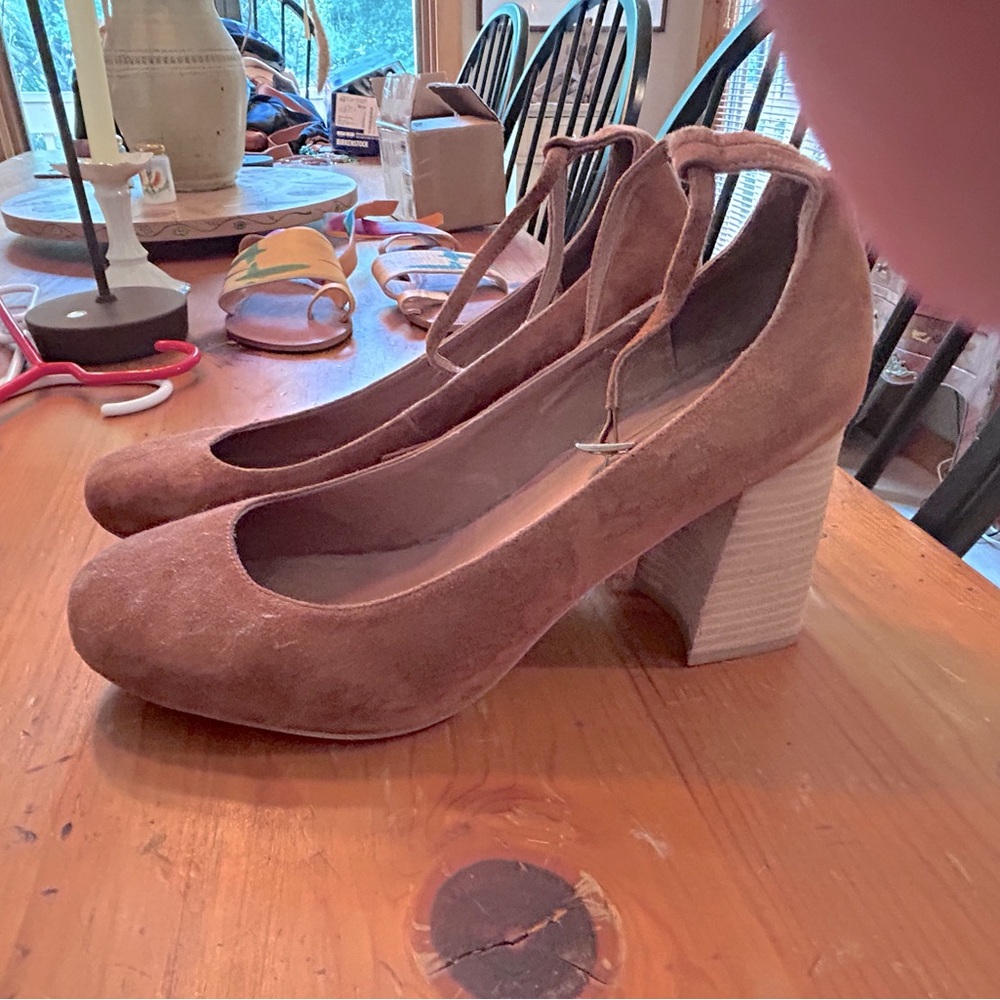 Jeffrey Campbell free people stacked heel ankle strap suede heels never worn 10